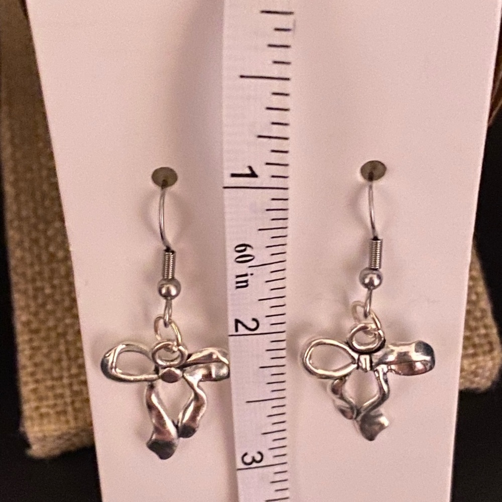 Handcrafted sliver bow charms dangle earrings 2 pair - Picture 2 of 3